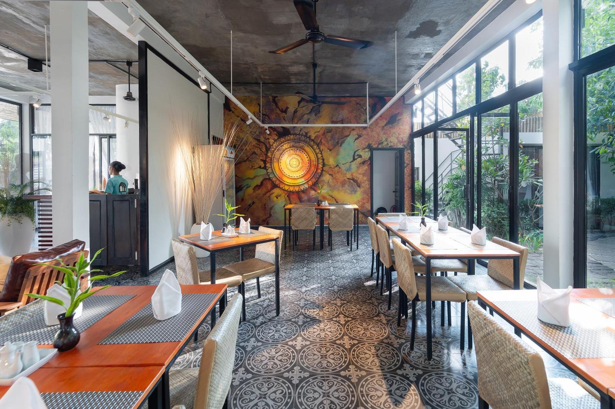 Hotel Tunnel Urban Retreat Siem Reap Exterior foto